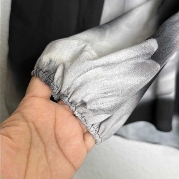 Joseph Ribkoff Black White Cold Shoulder Top Woman’s Size 8 Workwear Office - Picture 4 of 8